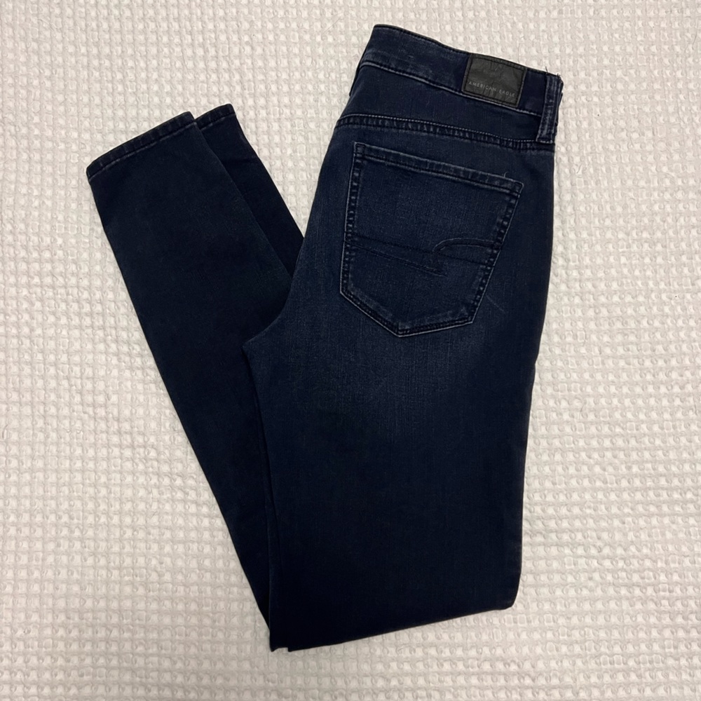 ❗️💲CLOSEOUT SALE: $5 💲❗️- Ultra Dark Wash High Waist AE Jeans